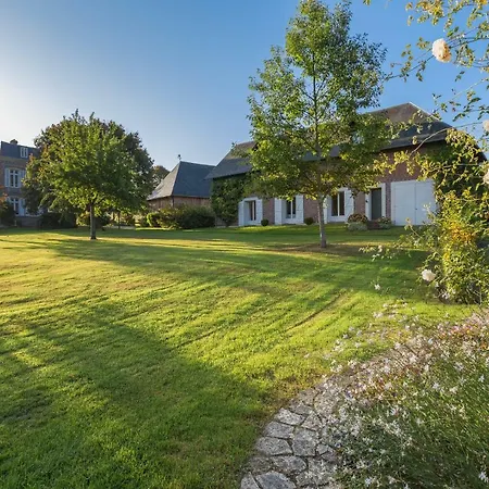 Cour La Ville Le Pressoir * Le Mesnil-sur-Blangy